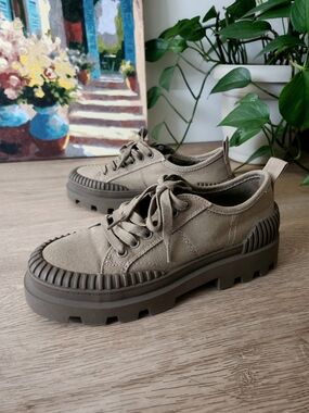 Joe Fresh Chunky Platform Sneakers Lug Sole Khaki Canvas Lace Up Shoes Women 8